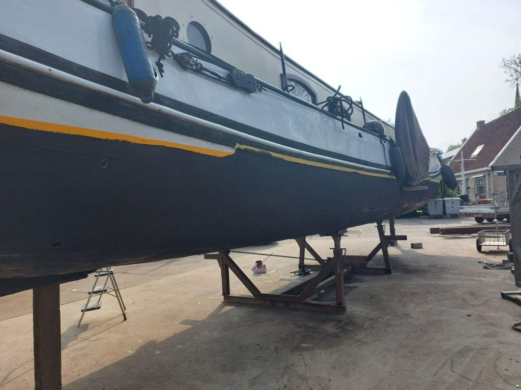 Motortjalk, woonschip