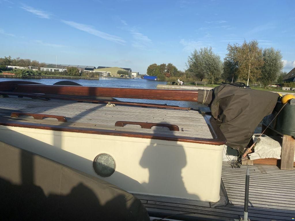 Motortjalk, woonschip