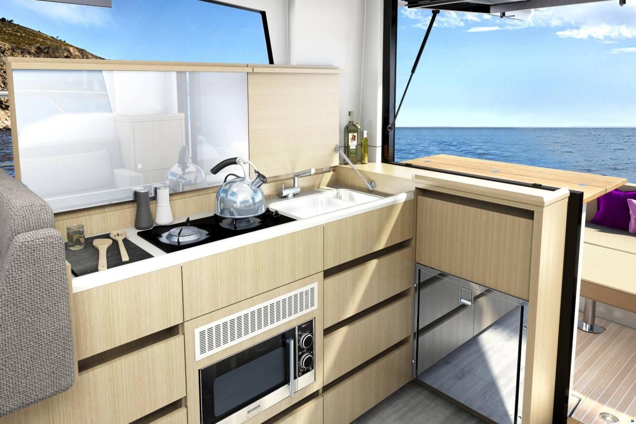 Sealine C335