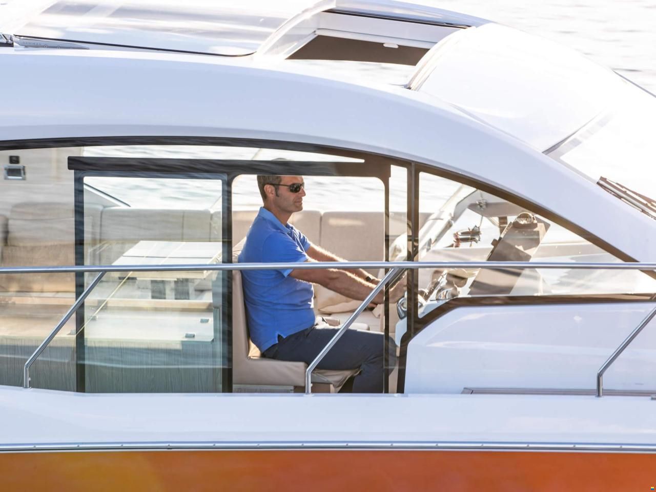 Sealine C390