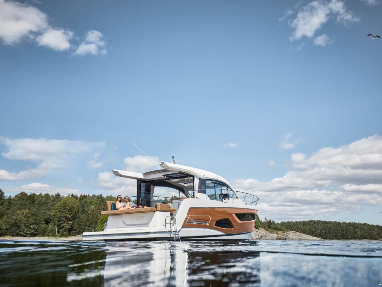 Sealine C390