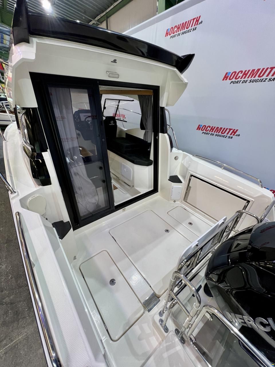 Parker 750 Cabin Cruiser