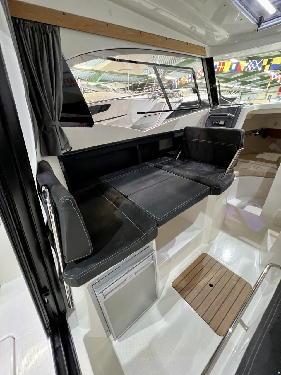 Parker 750 Cabin Cruiser