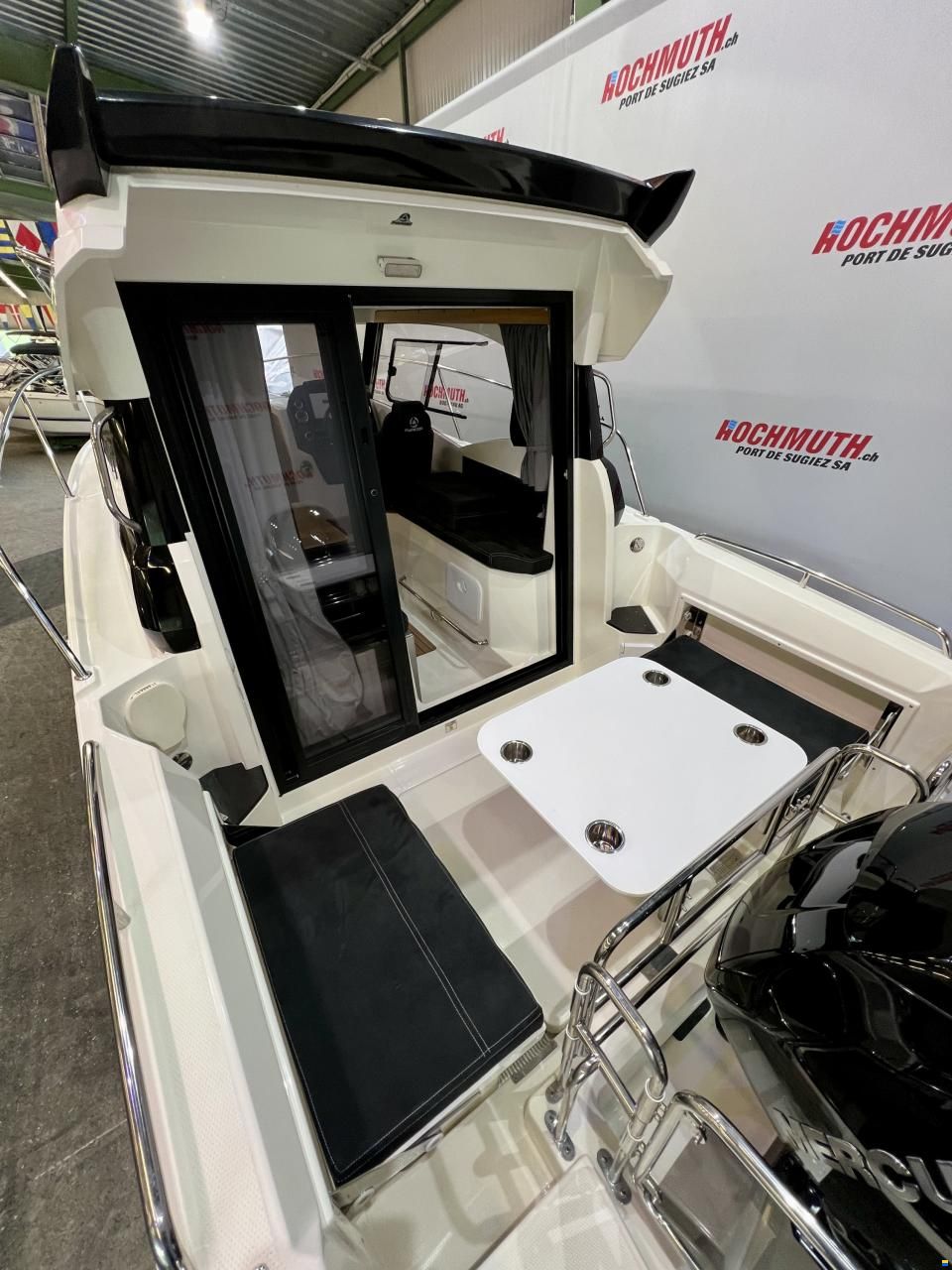 Parker 750 Cabin Cruiser