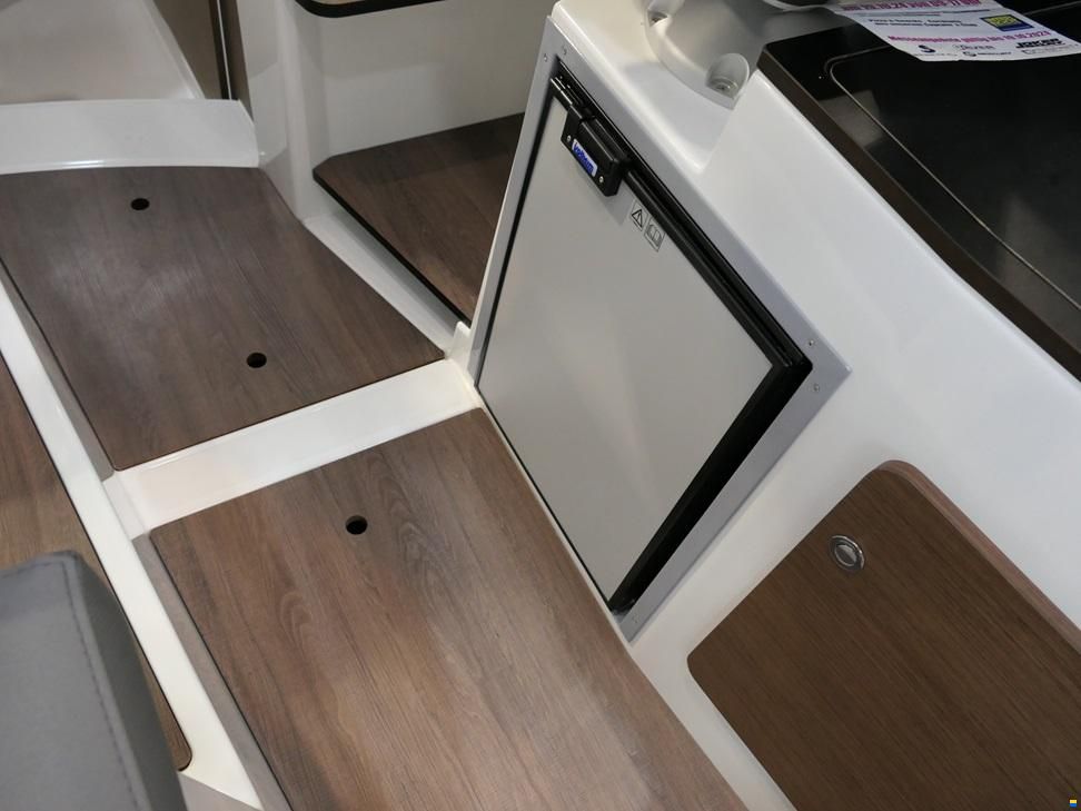 Beneteau Antares 7 OB V2 mit DF200APX