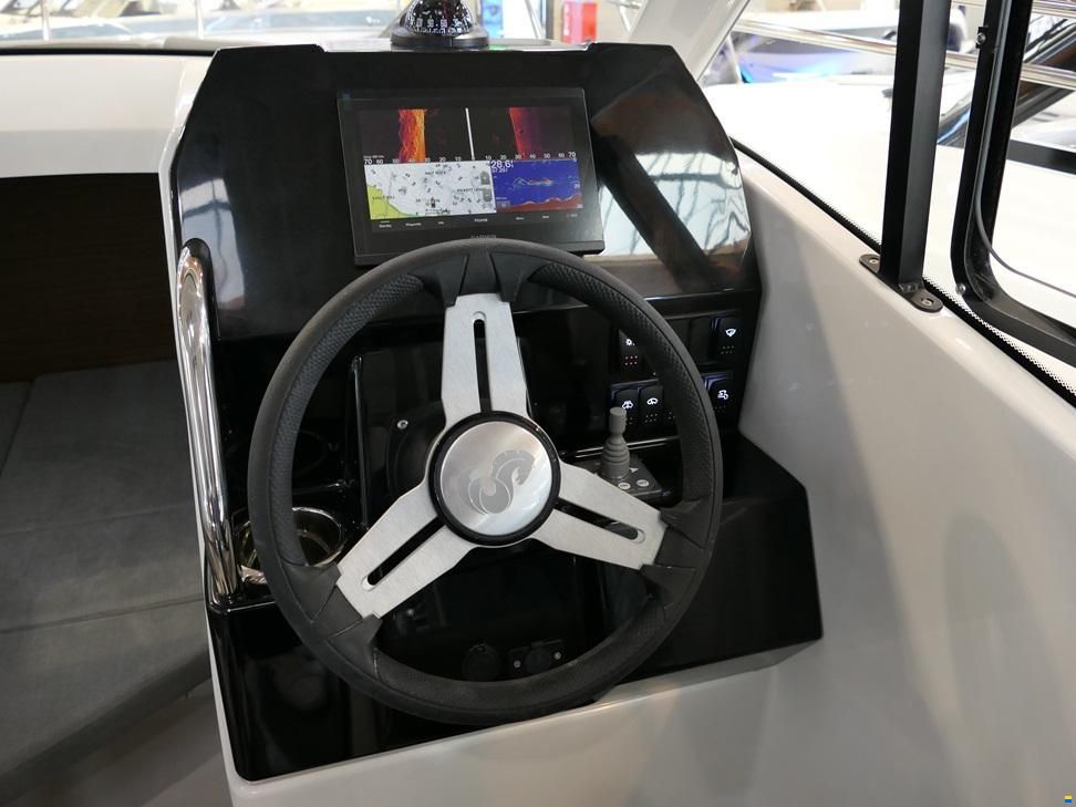 Beneteau Antares 7 OB V2 mit DF200APX