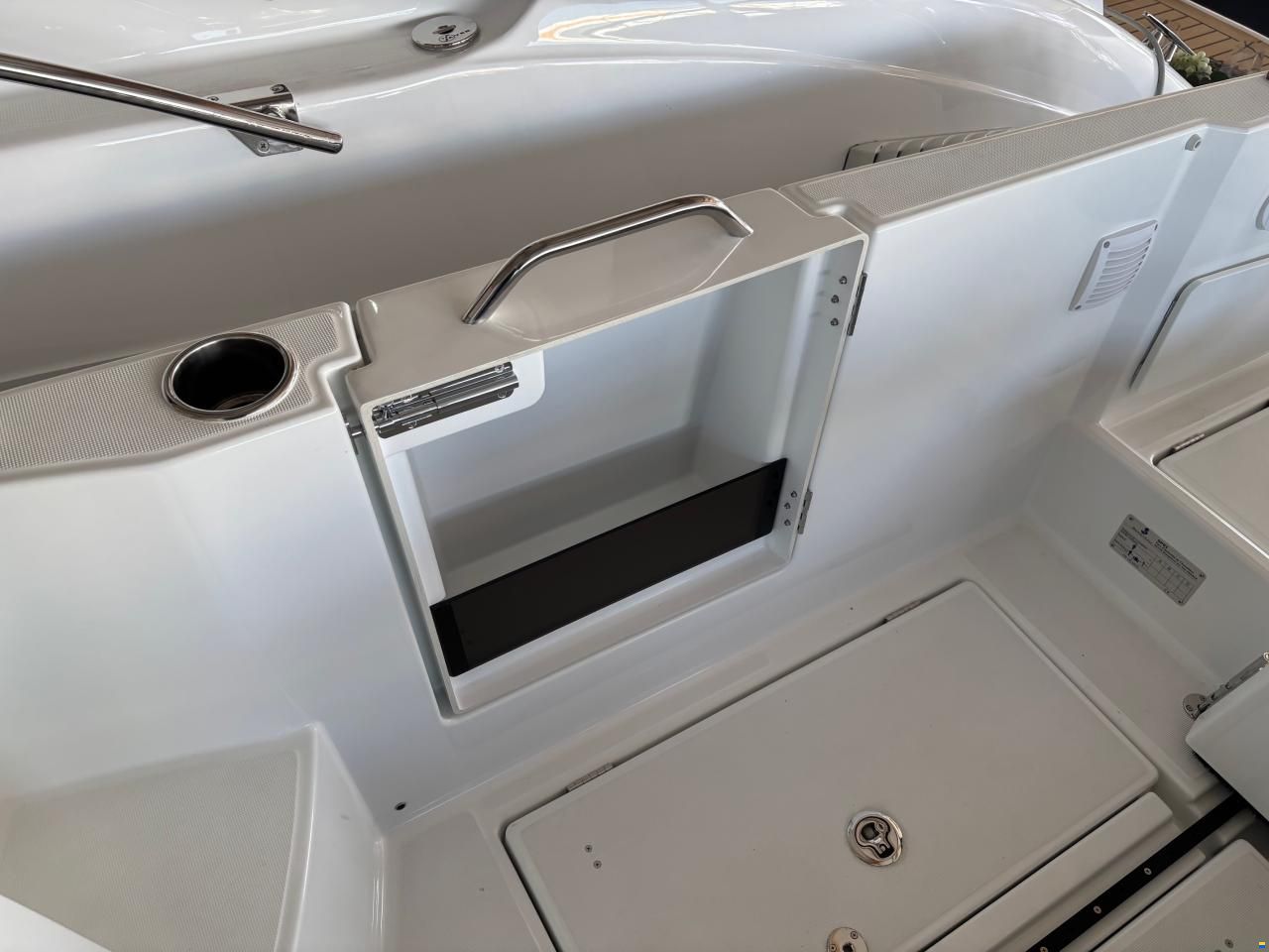 Beneteau Antares 7 OB V2 mit DF200APX