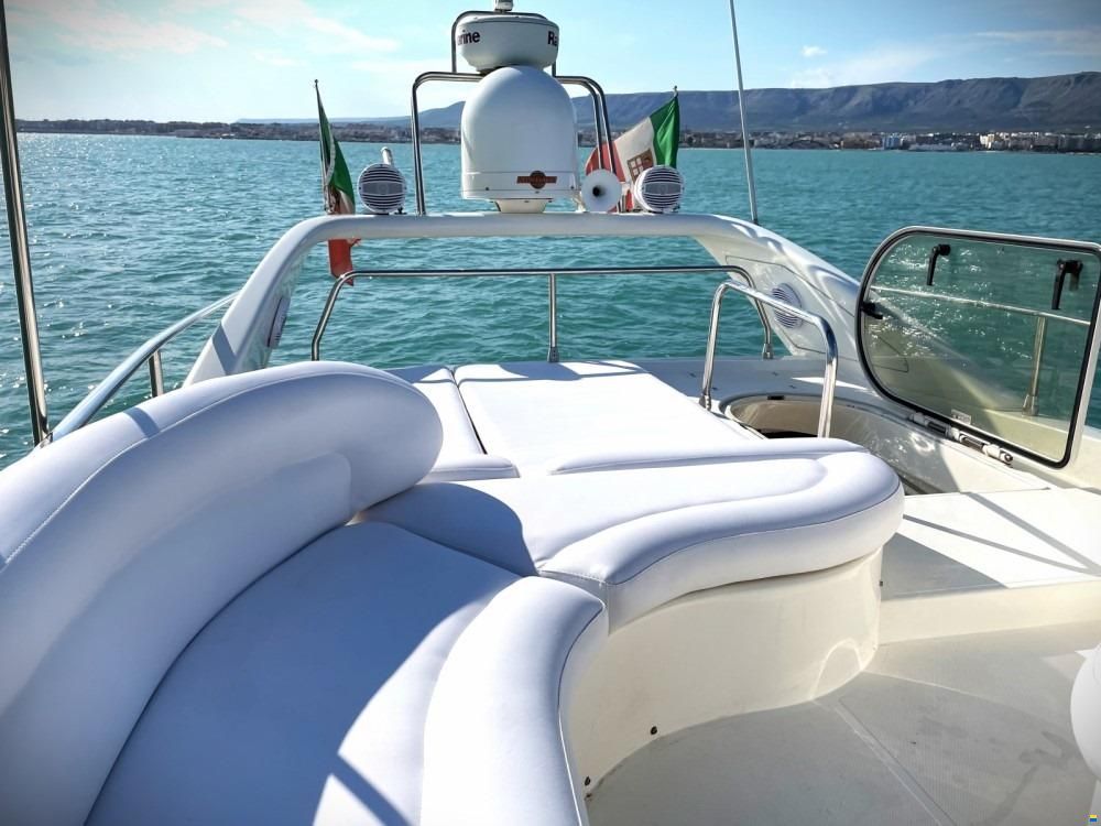Azimut AZ 52