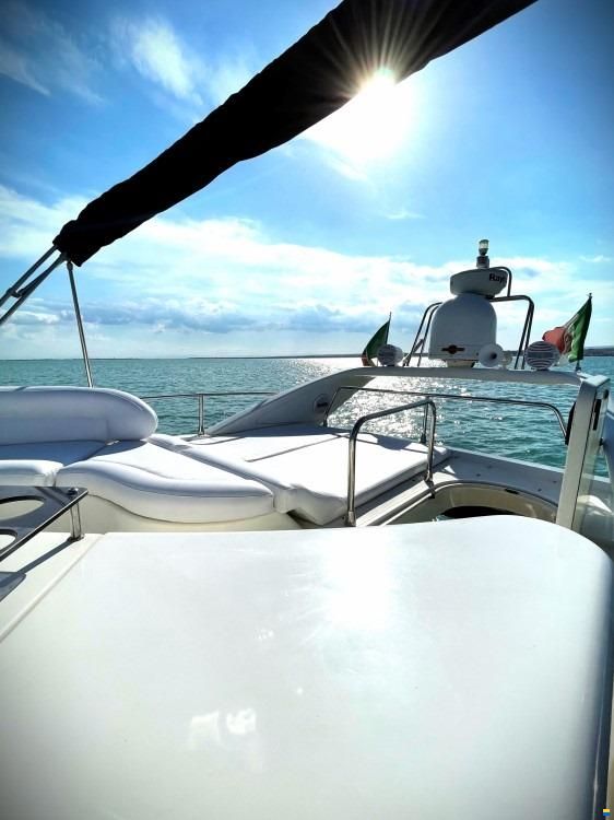 Azimut AZ 52