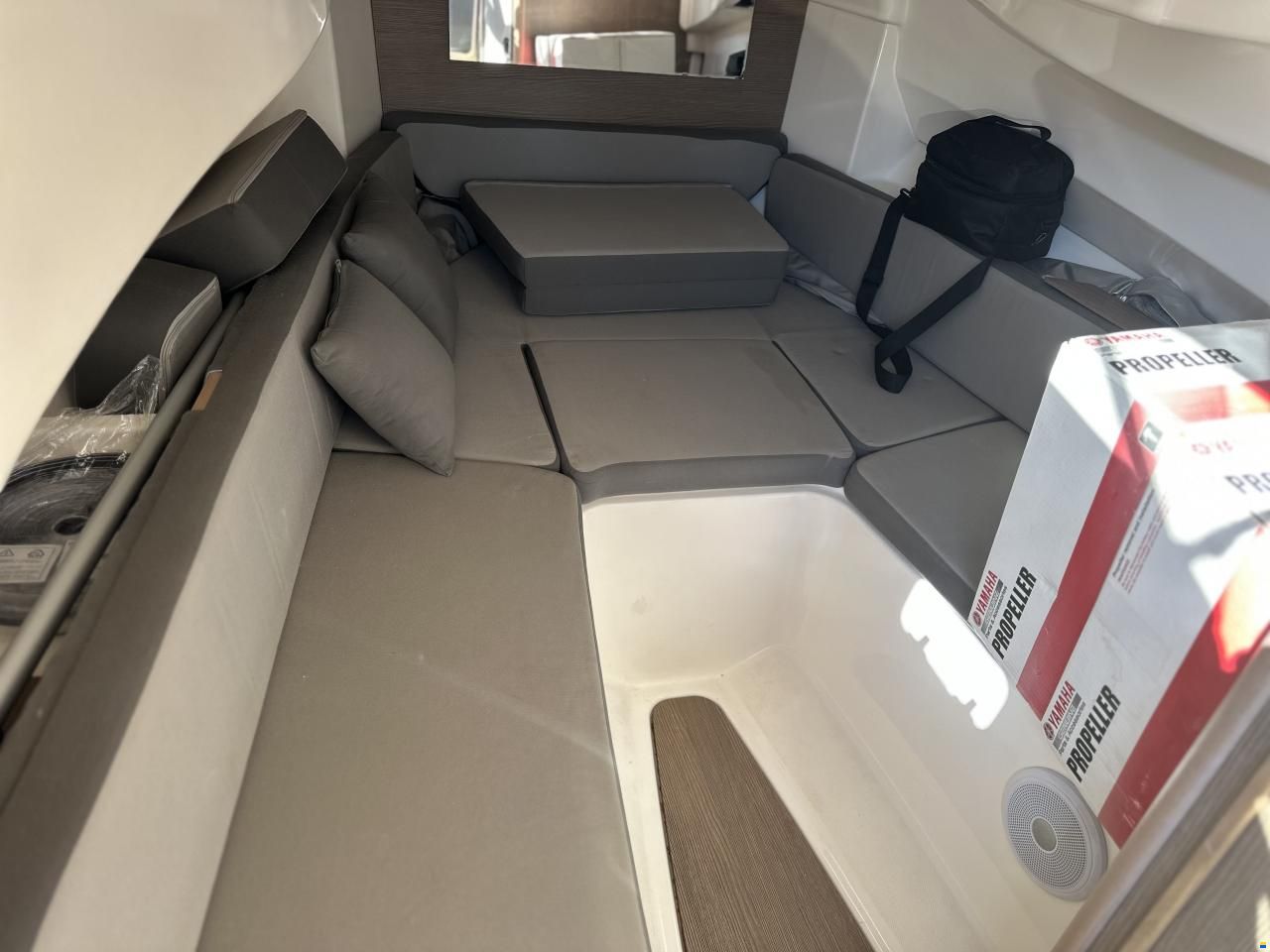 Zodiac N-ZO 700 Cabin