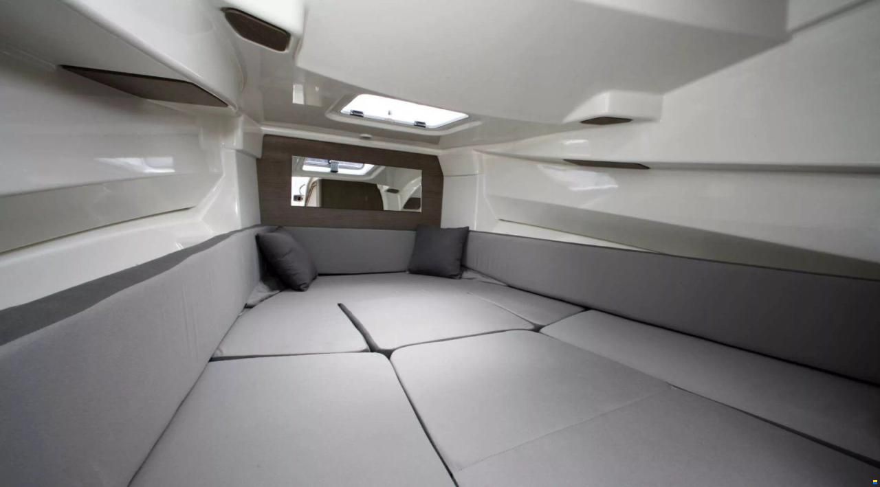 Zodiac N-ZO 700 Cabin