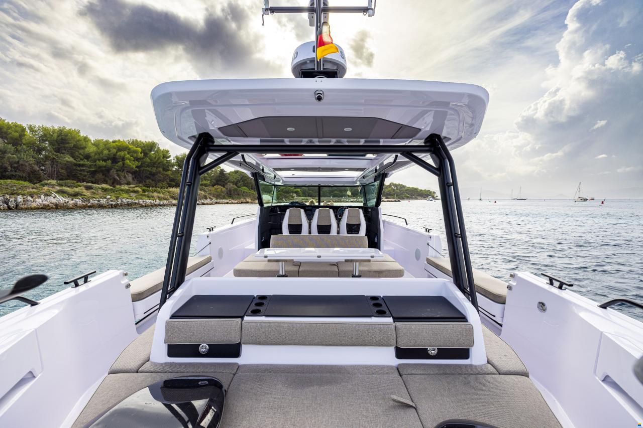 Axopar Yachts Axopar 45 Cross Top