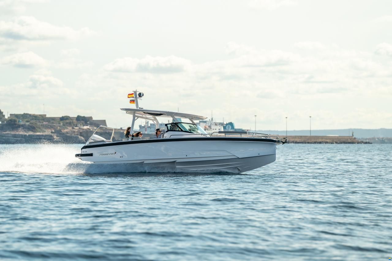 Axopar Yachts 29 Sun Top