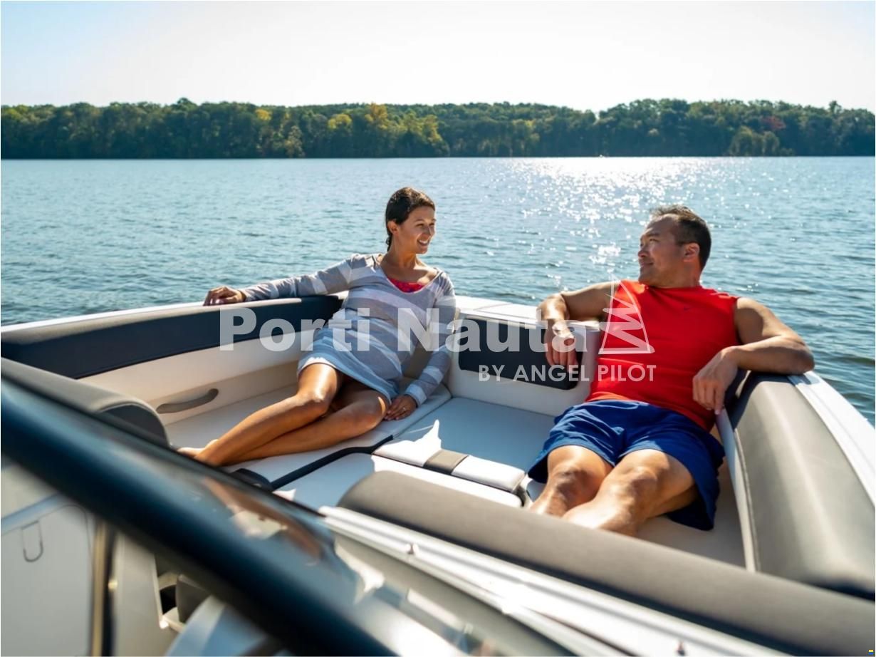 Bayliner Deck Boat DX 2000 OB
