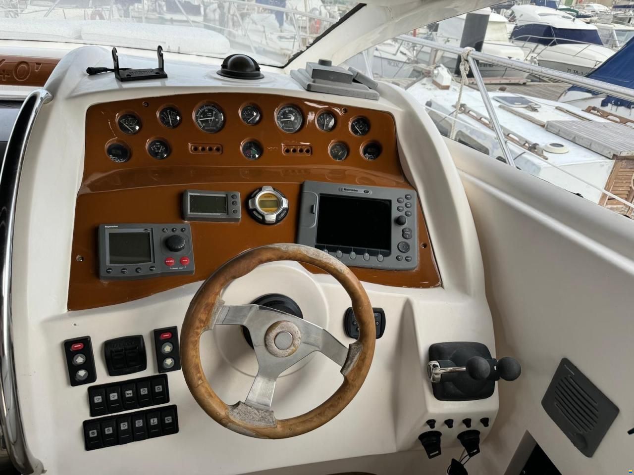 Astondoa 40 open