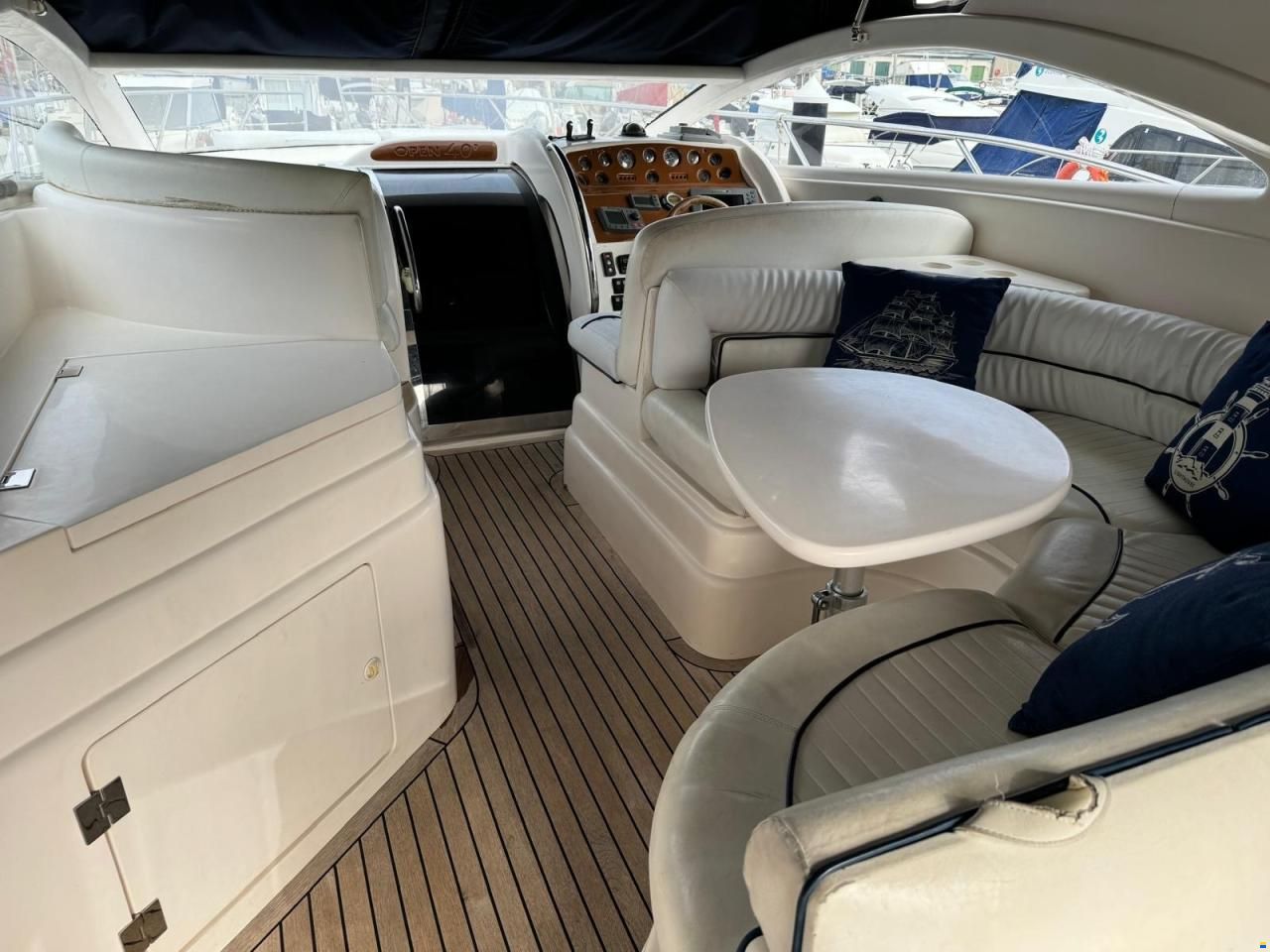 Astondoa 40 open