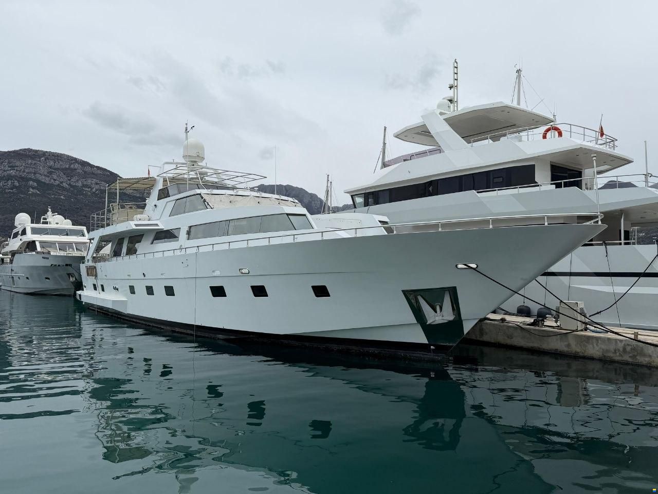 Heesen 83