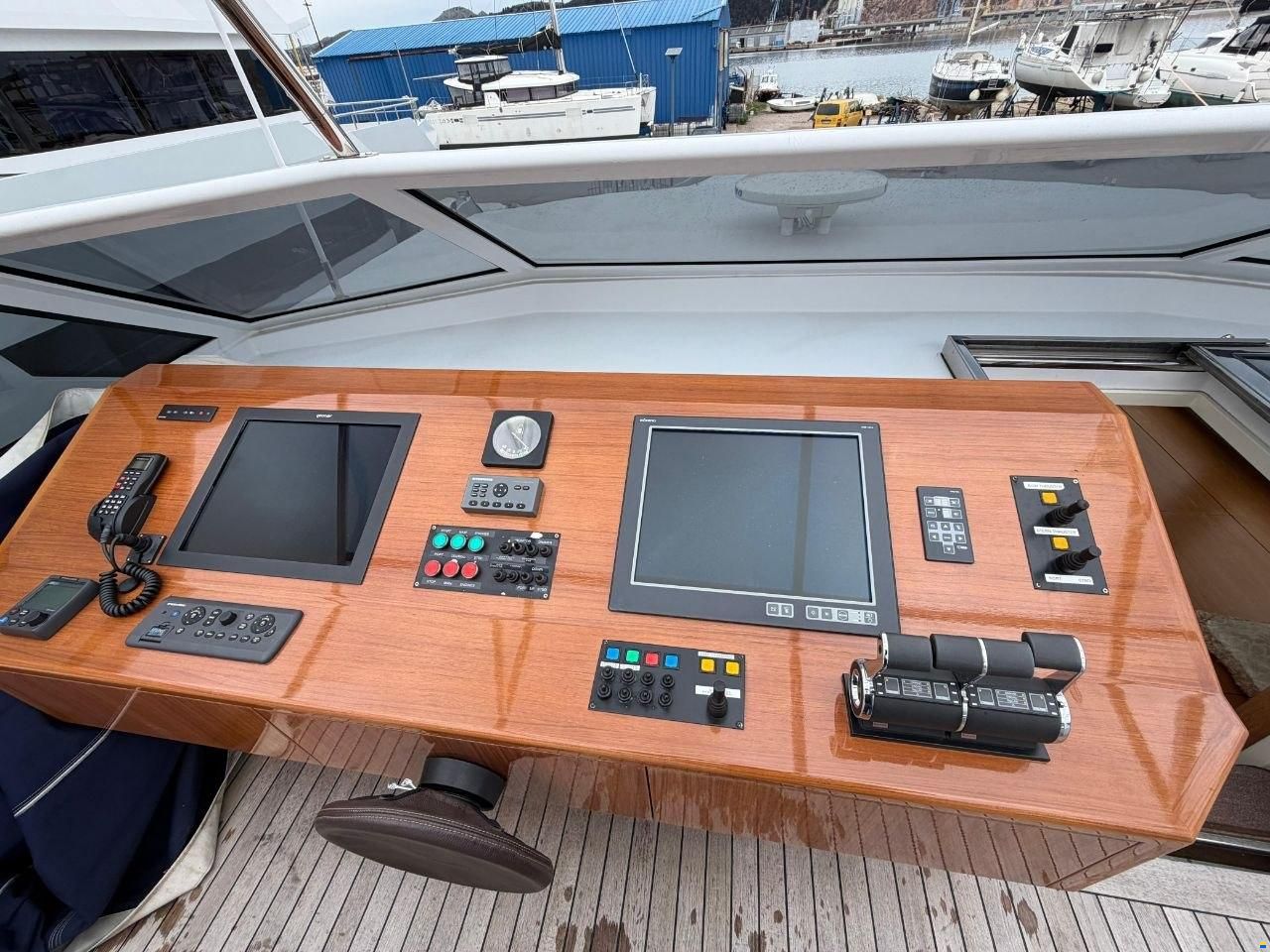 Heesen 83