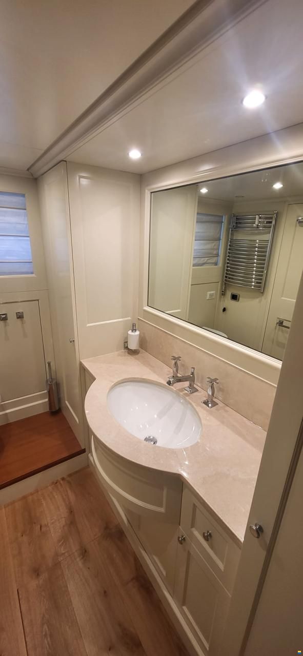Heesen 83