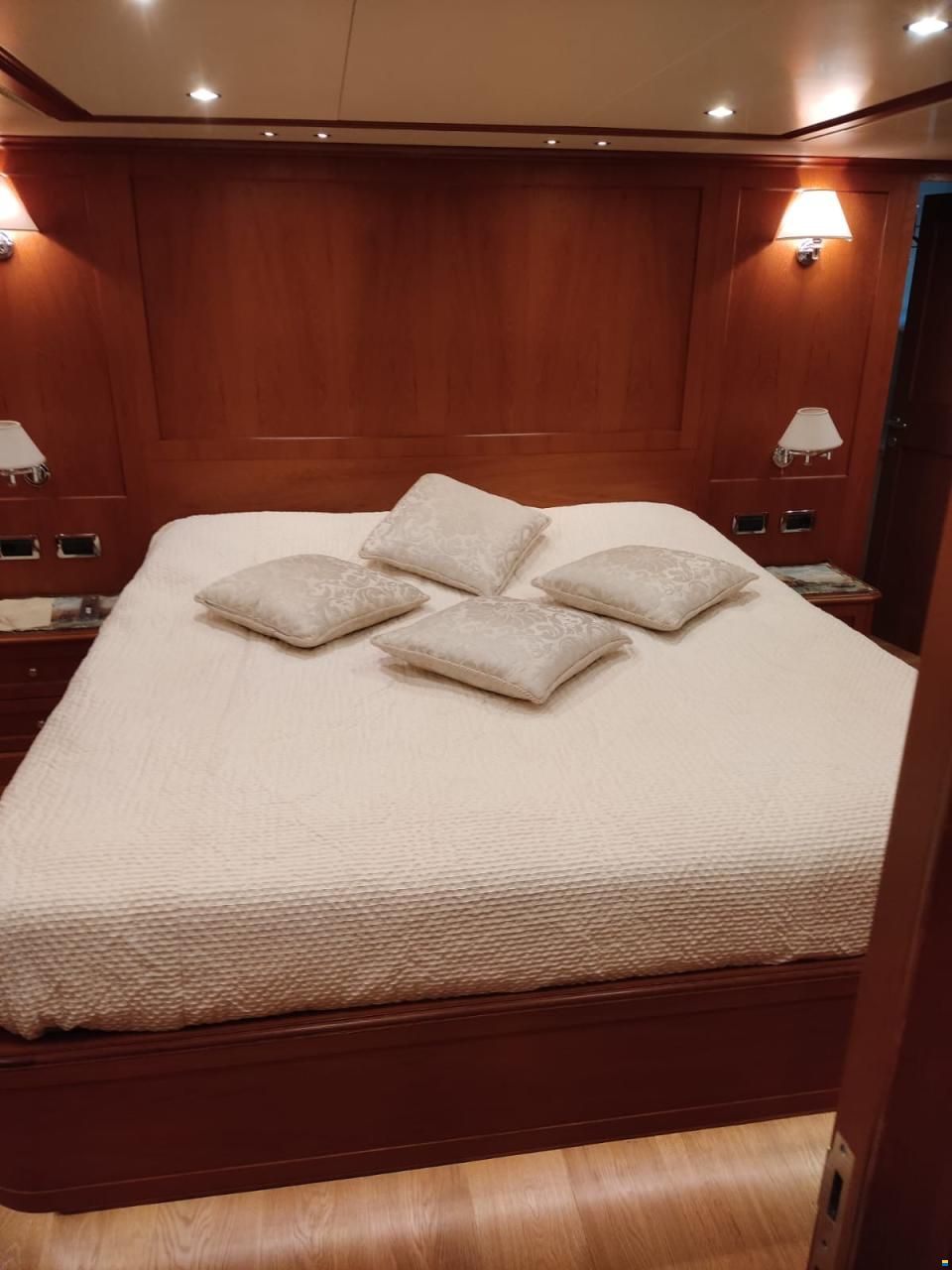 Heesen 83