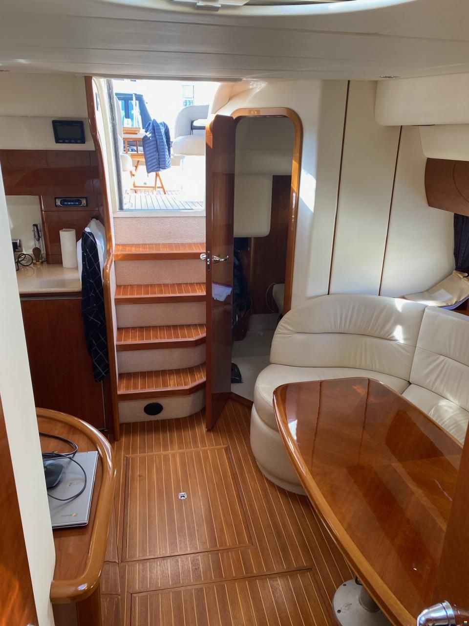 Princess V42
