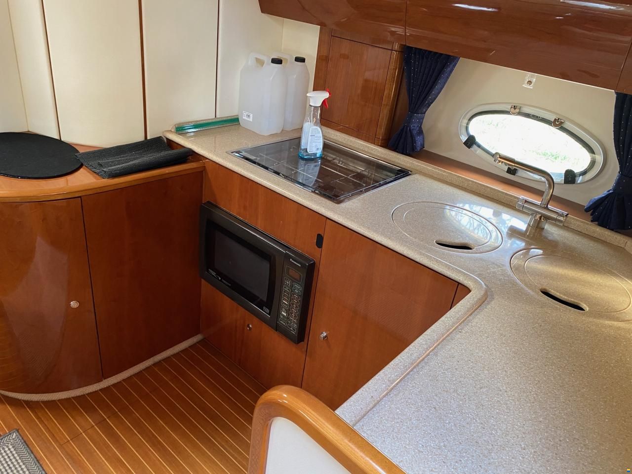 Princess V42