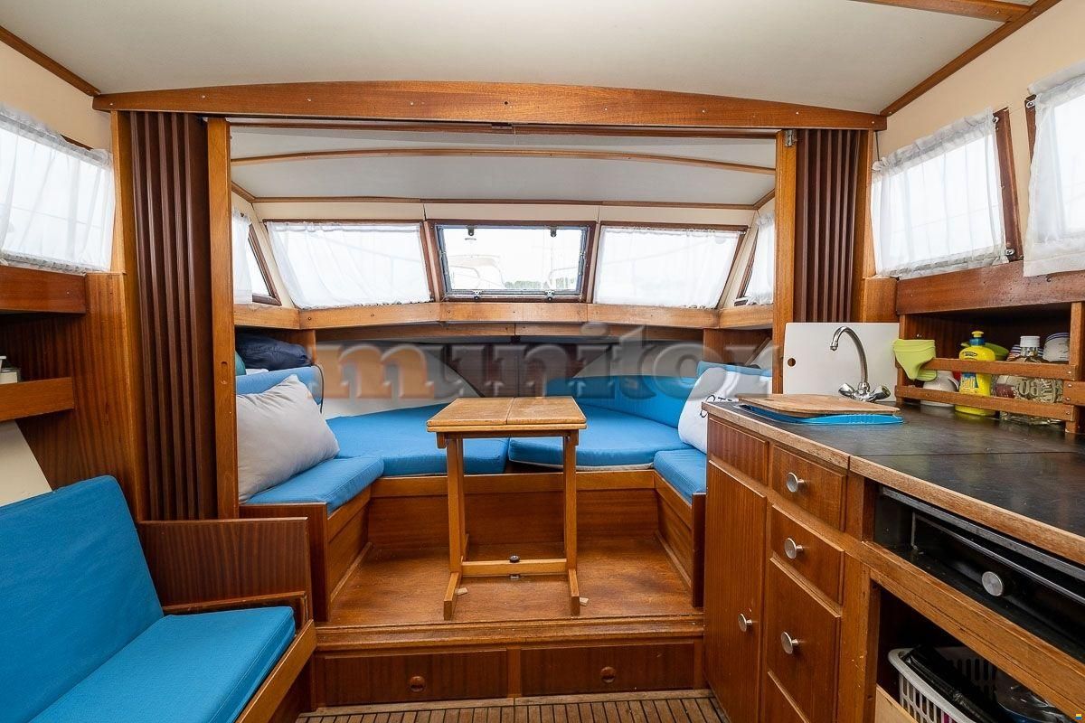 Coronet 33