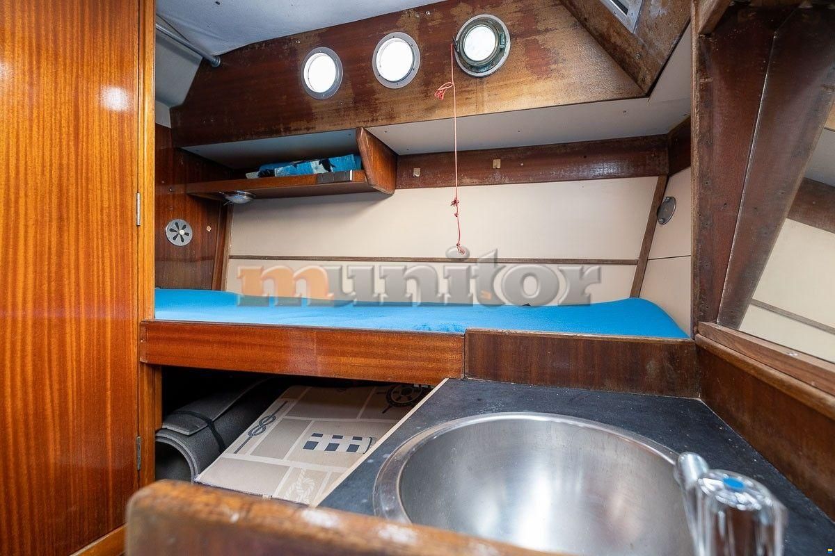 Coronet 33