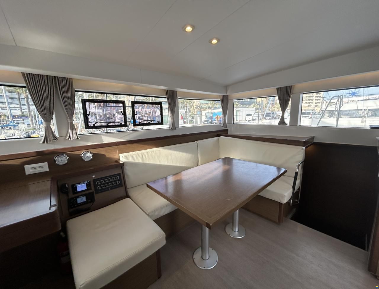 Lagoon 40