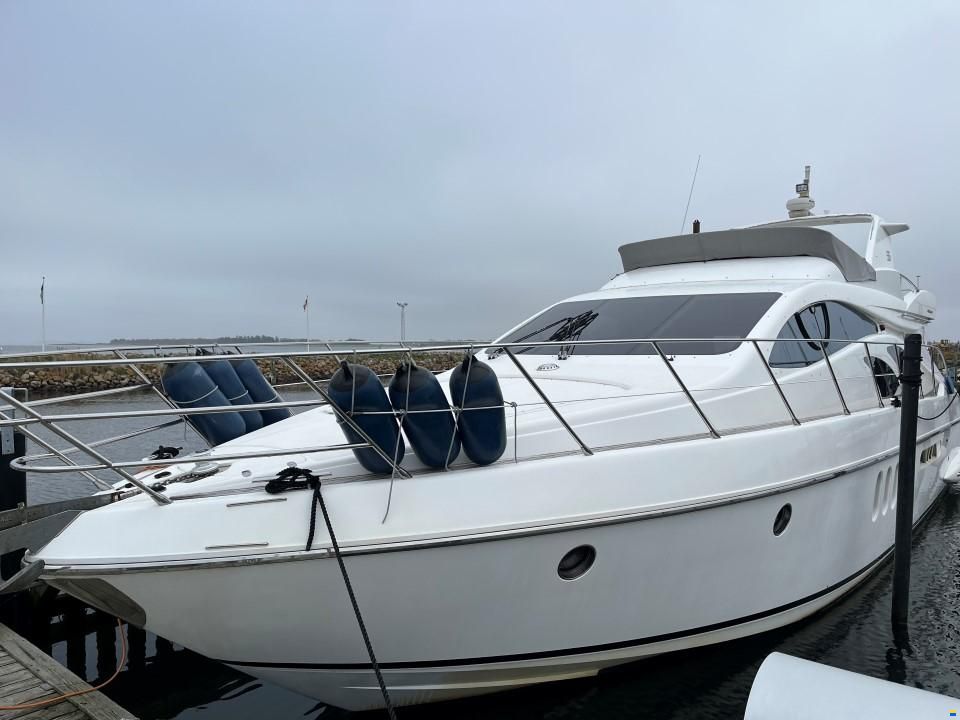Azimut 55