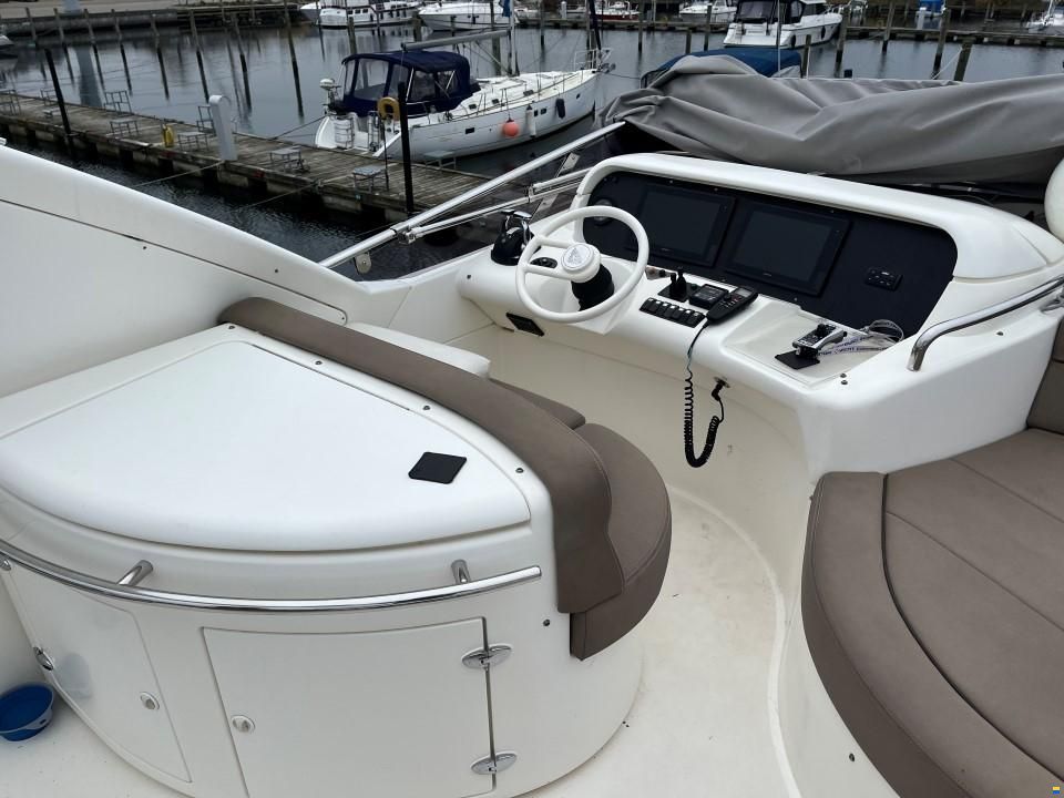 Azimut 55