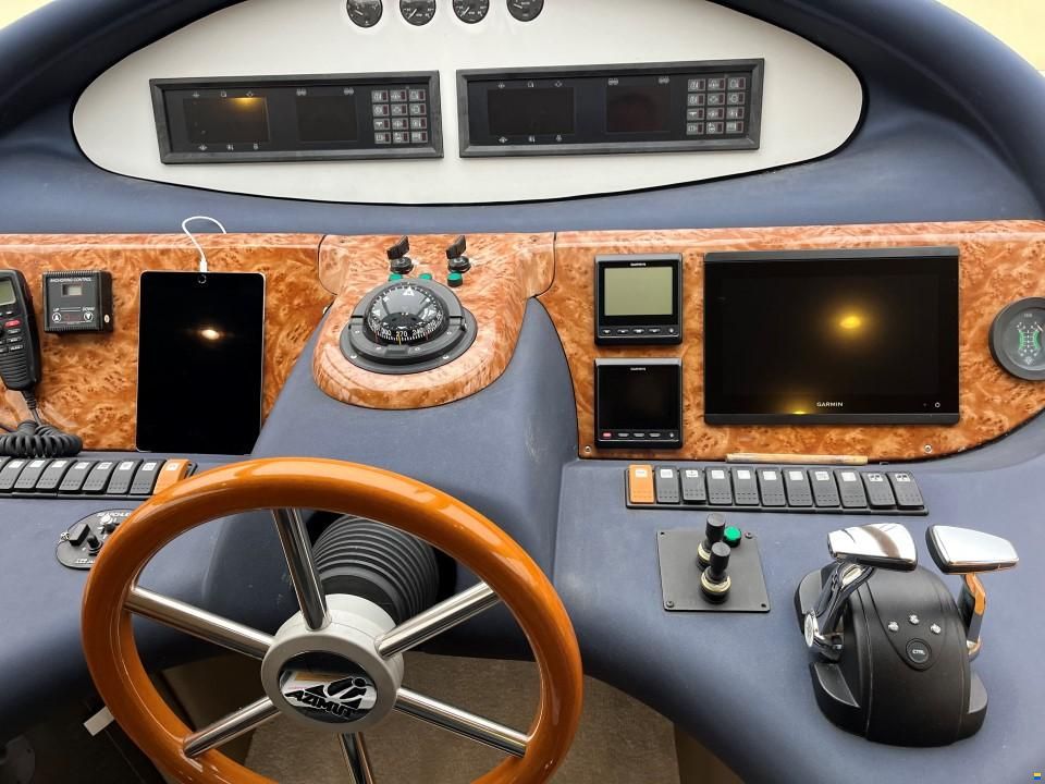 Azimut 55