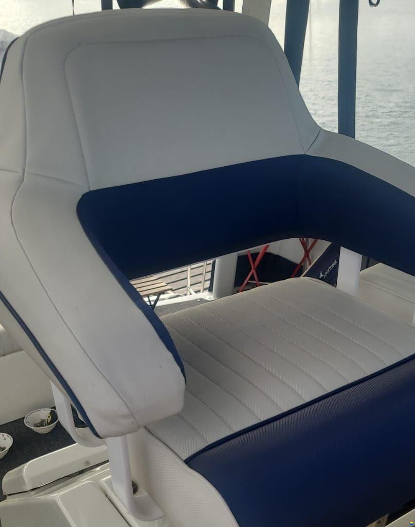 Carver Aft Cabin 390
