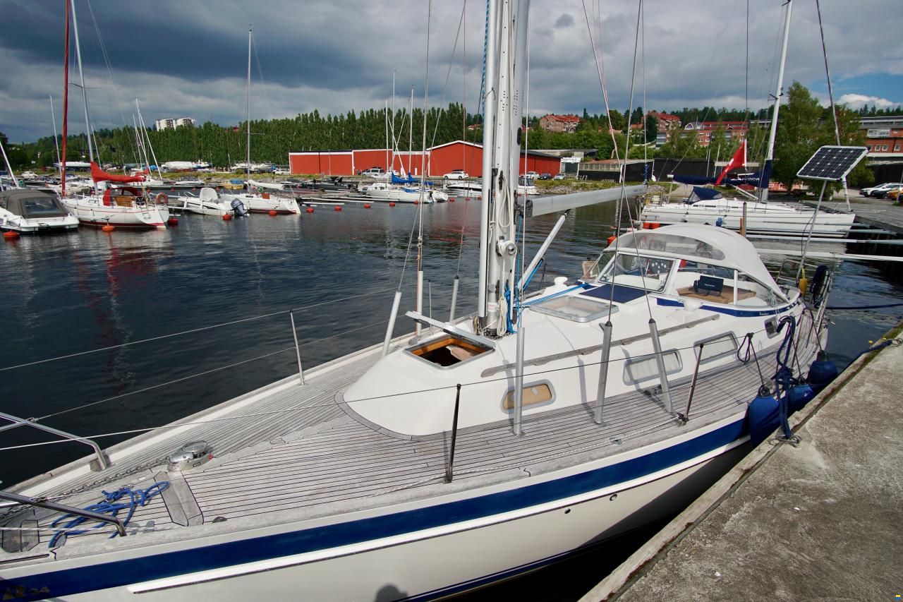 Hallberg-Rassy HR34