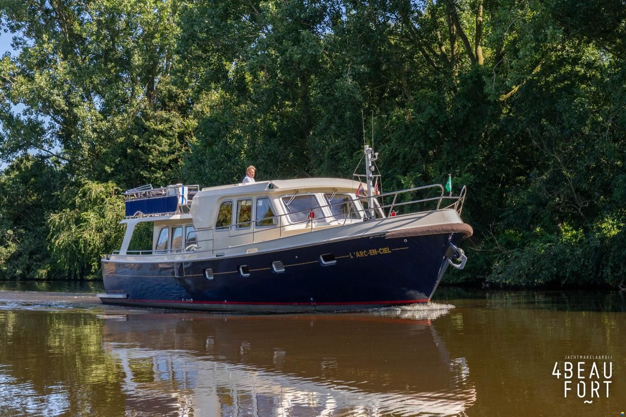 Aquanaut European Voyager 1300