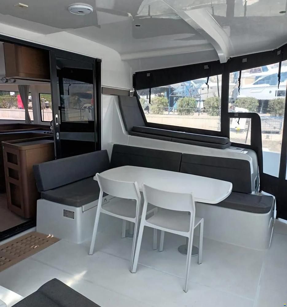 Lagoon 42