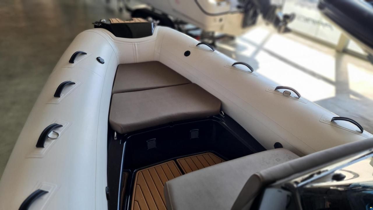 Brig Inflatable Boats Eagle 6.7H + Suzuki DF175AP