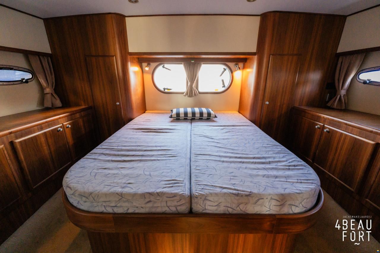 Aquanaut Privilege 1350