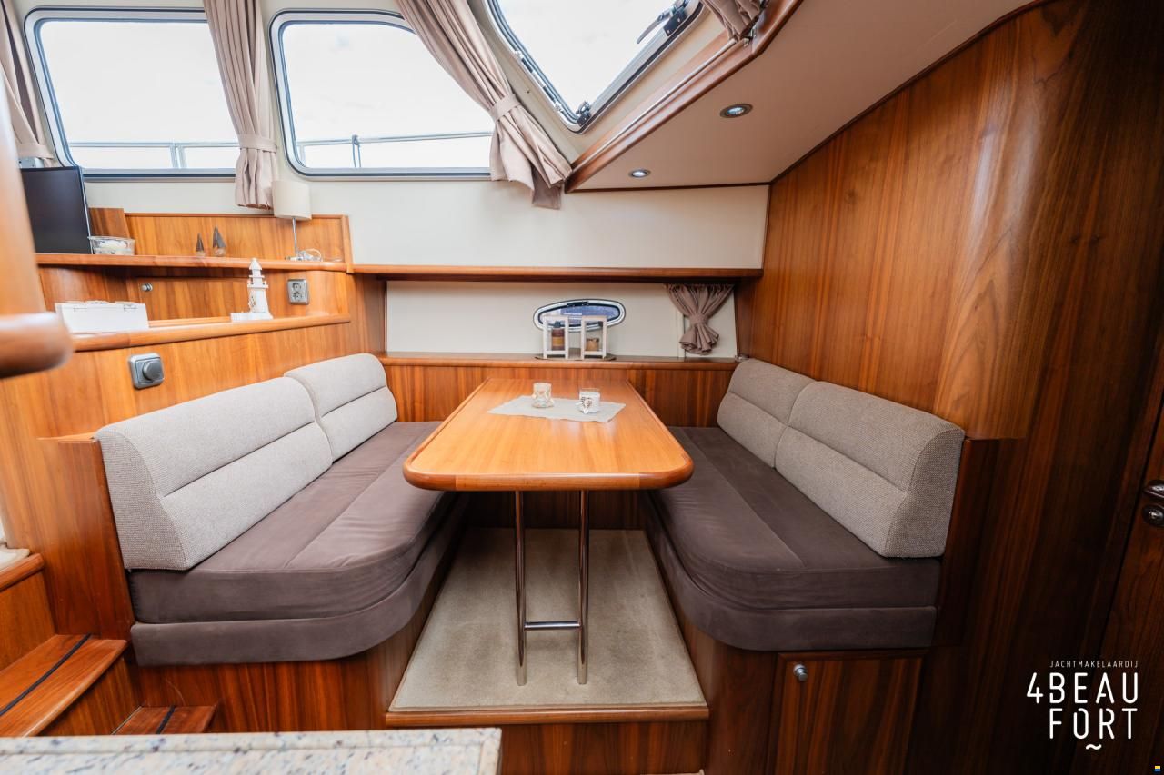 Aquanaut Privilege 1350