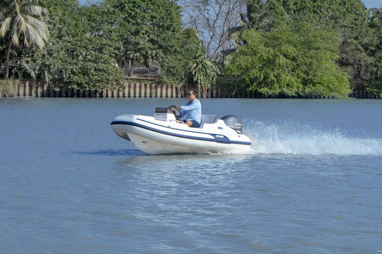 AB Inflatables Nautilus 11 DLX