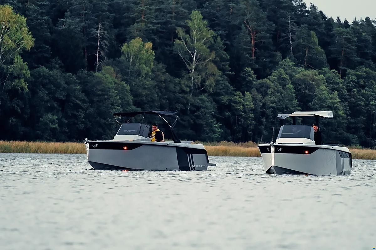 Veloce Yachts V750 HARDTOP