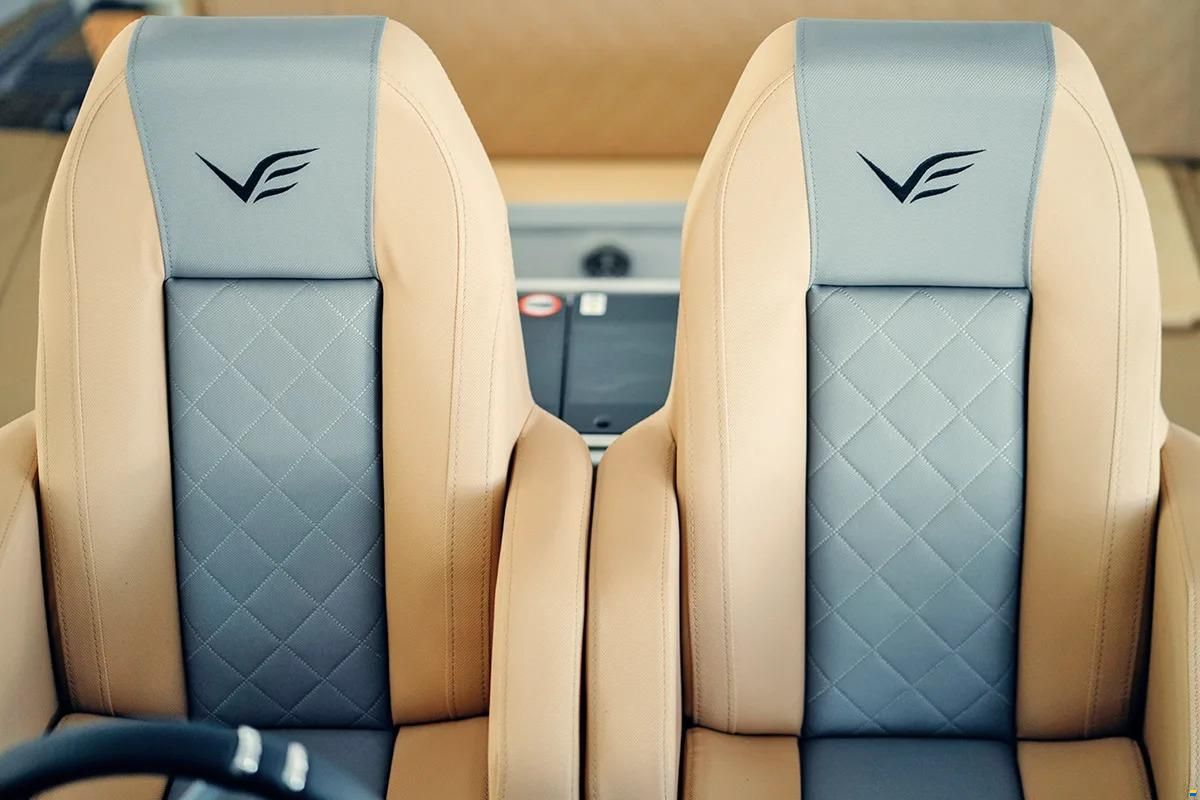 Veloce Yachts V750 HARDTOP