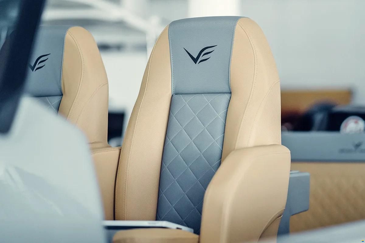Veloce Yachts V750 HARDTOP
