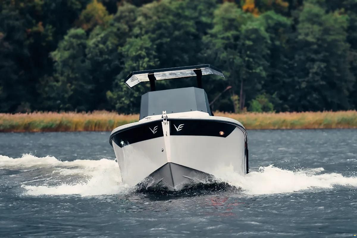 Veloce Yachts V750 HARDTOP
