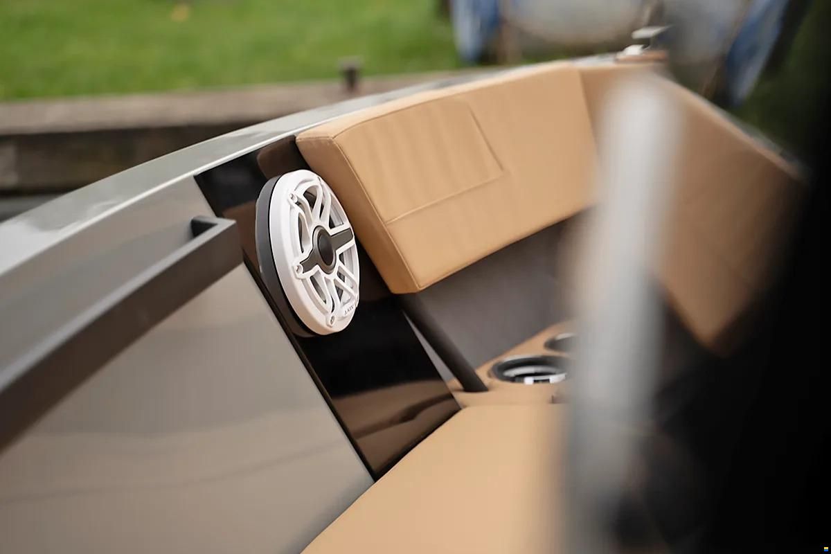 Veloce Yachts V750 HARDTOP