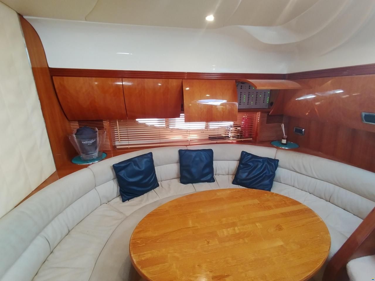 Atlantis 42