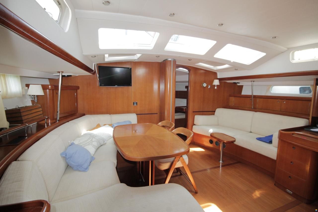 Beneteau 57