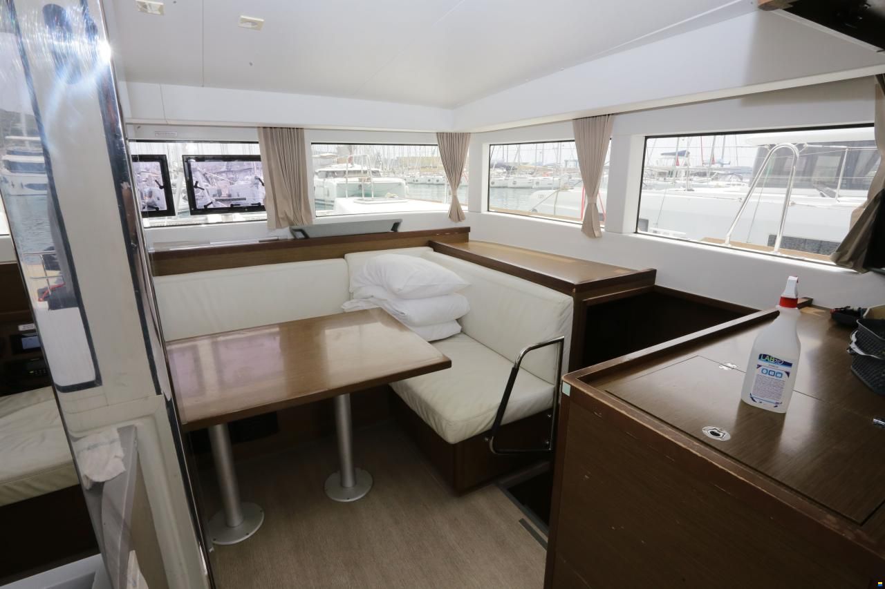 Lagoon 40