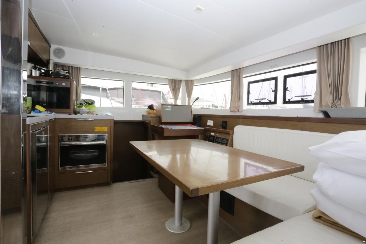 Lagoon 40