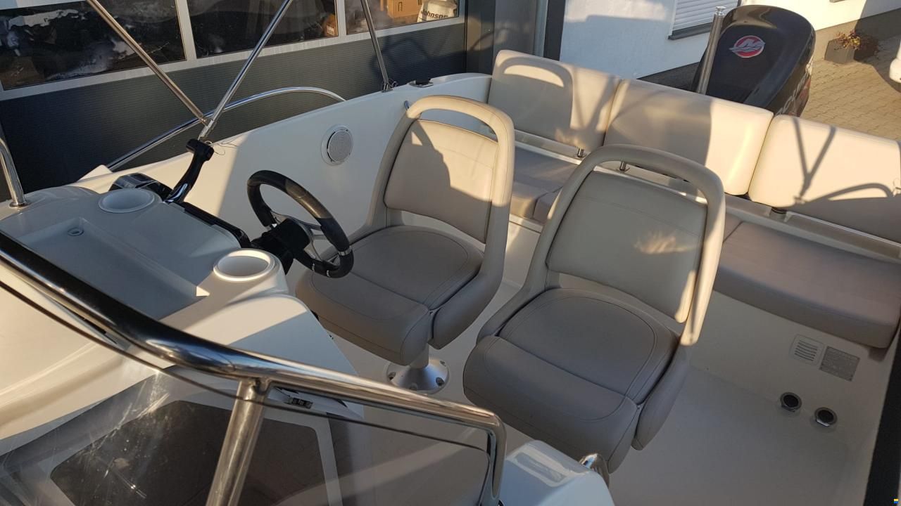 Quicksilver 675 Open